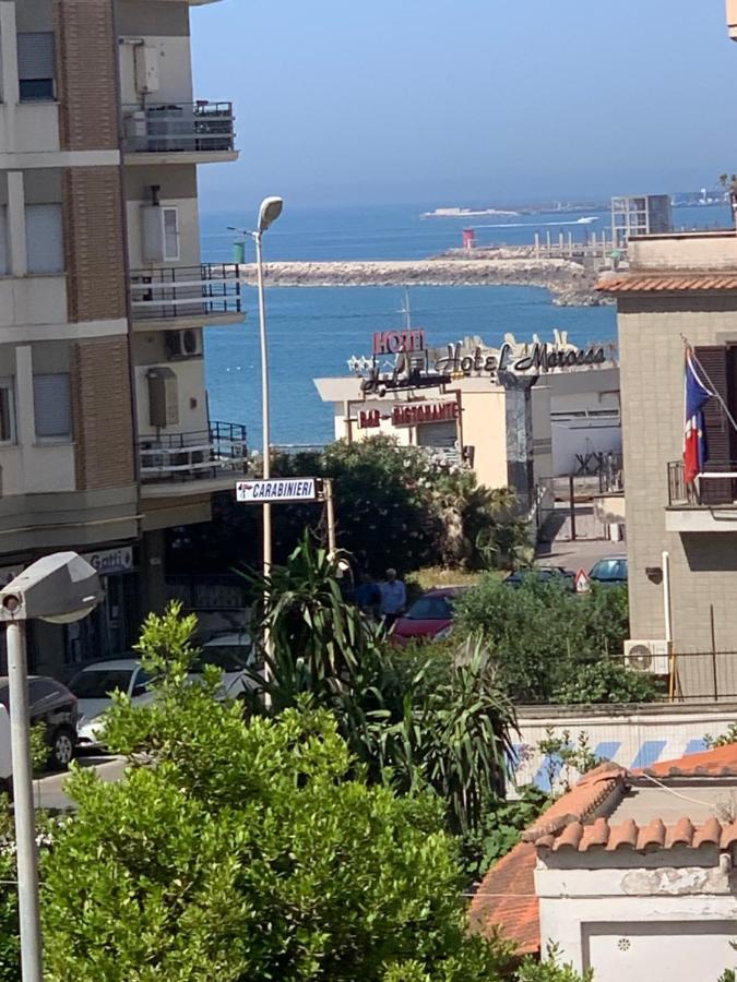 Appartamento Sul Mare ネットゥーノ エクステリア 写真